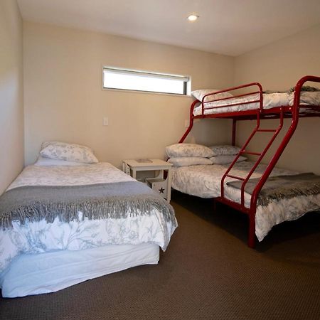 Kotare Point Paradise - Akaroa Holiday Home Esterno foto