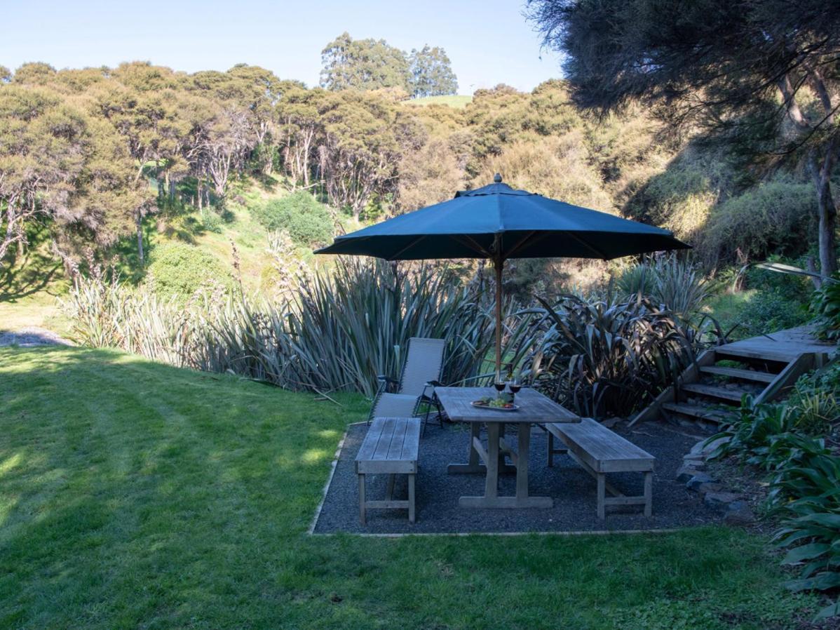 Kotare Point Paradise - Akaroa Holiday Home Esterno foto