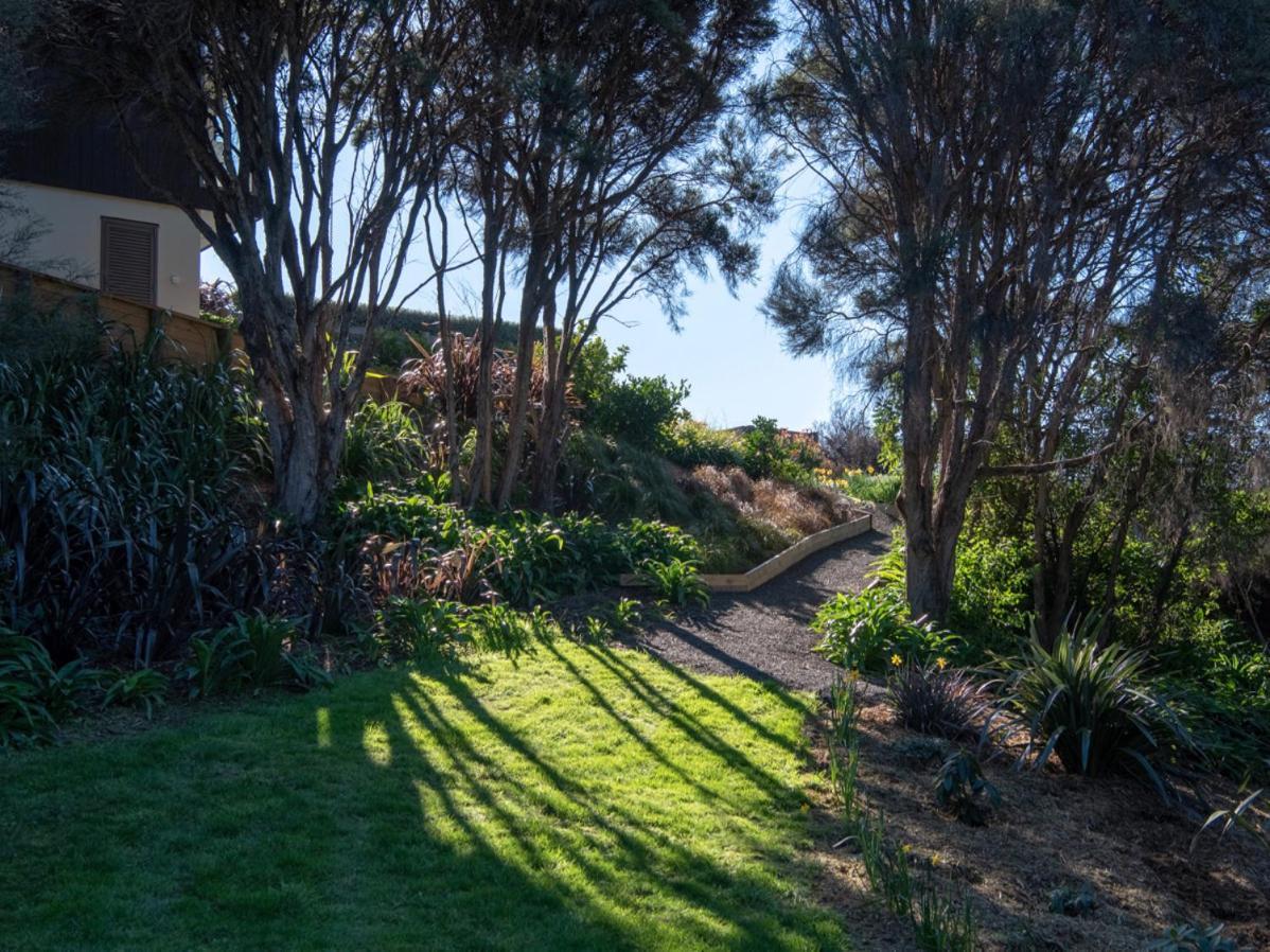 Kotare Point Paradise - Akaroa Holiday Home Esterno foto