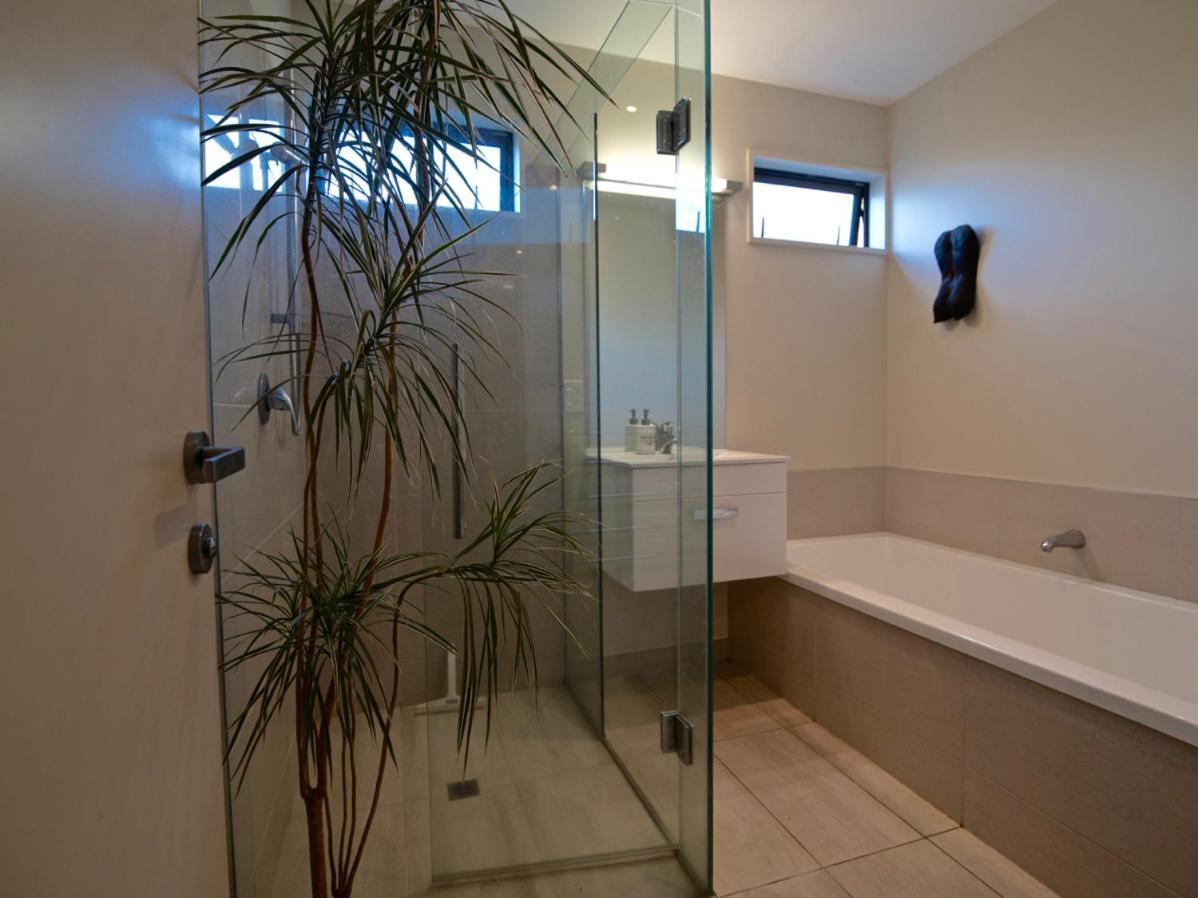 Kotare Point Paradise - Akaroa Holiday Home Esterno foto